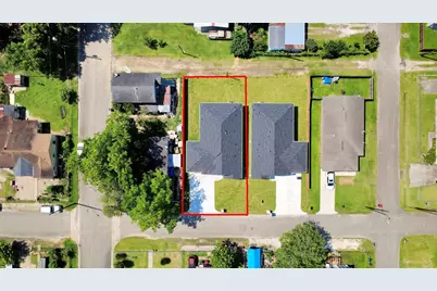 608 Miriam Street, Baytown, TX 77520 - Photo 2