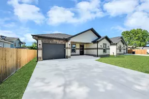 608 Miriam St, Baytown, TX 77520 - Photo 1