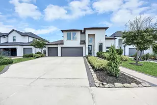 15618 Porcupine Ln, Cypress, TX 77433 - Photo 2