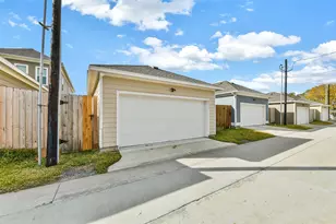 2511 S Houston Ave, Pearland, TX 77581 - Photo 24