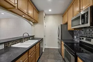 9850 Pagewood Ln, Houston, TX 77042 - Photo 12