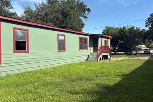 16211 N Shore Dr, Channelview, TX 77530 - Photo 2