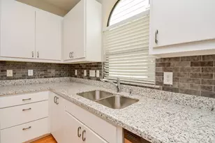5911 Petty St, Houston, TX 77007 - Photo 26