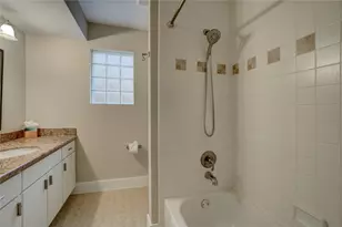 5911 Petty St, Houston, TX 77007 - Photo 20