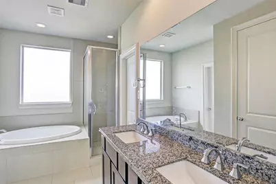 2406 Beall Street #D, Houston, TX 77008 - Photo 18
