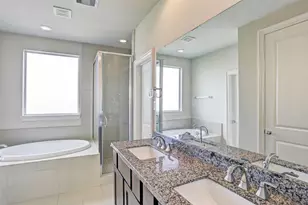 2406 Beall St, Houston, TX 77008 - Photo 18