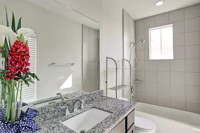 2406 Beall Street #D, Houston, TX 77008 - Photo 16