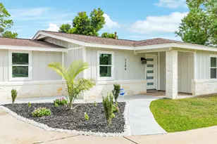 1200 Gifford Ln, Angleton, TX 77515 - Photo 4