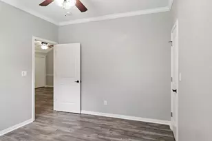 227 Greenleaf St, Huntsville, TX 77340 - Photo 16