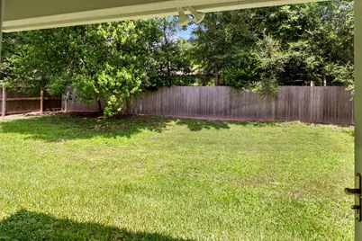 227 Green Leaf Street, Huntsville, TX 77340 - Photo 32