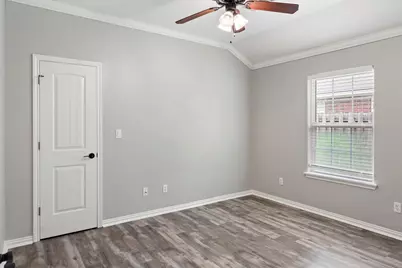 227 Green Leaf Street, Huntsville, TX 77340 - Photo 14