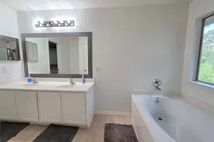 114 E Stedhill Loop, Conroe, TX 77384 - Photo 8