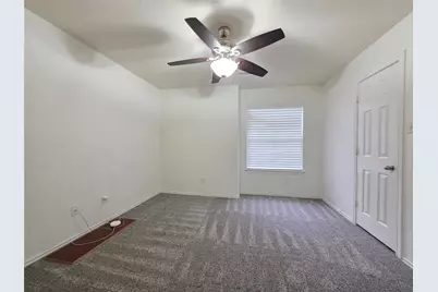 114 E Stedhill Loop, Conroe, TX 77384 - Photo 10