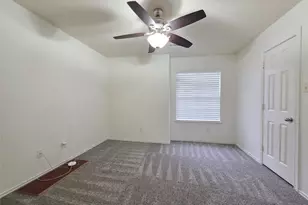 114 E Stedhill Loop, Conroe, TX 77384 - Photo 10