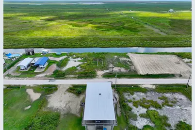 1392 Mabry Street, Gilchrist, TX 77617 - Photo 18