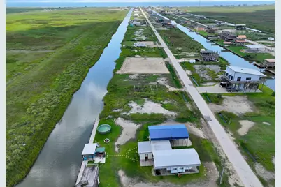 1392 Mabry Street, Gilchrist, TX 77617 - Photo 22