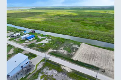 1392 Mabry Street, Gilchrist, TX 77617 - Photo 20