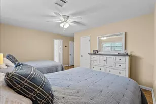 2823 Bayshore Dr, Bacliff, TX 77518 - Photo 34