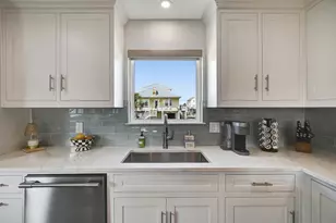 22205 Frio Dr, Galveston, TX 77554 - Photo 10