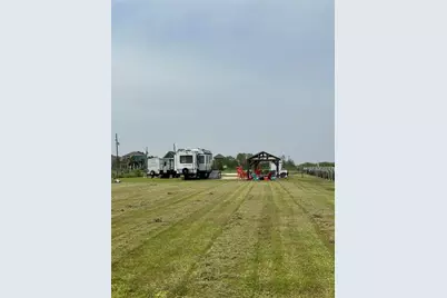 170 Jewel Drive, Crystal Beach, TX 77650 - Photo 8