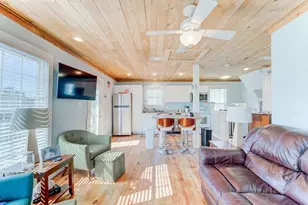 4211 Surf Dr, Galveston, TX 77554 - Photo 2