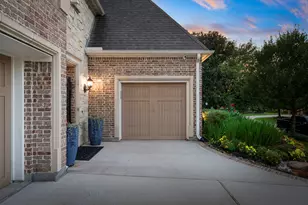 119 W Cresta Bend Pl, Spring, TX 77389 - Photo 2