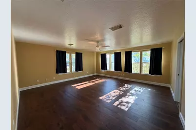 6421 S Ridgecrest Drive, Hitchcock, TX 77563 - Photo 2