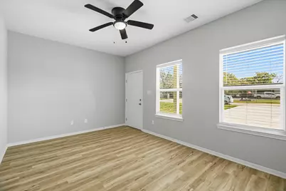 609 Canal Street, Anahuac, TX 77514 - Photo 10