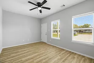 609 Canal St, Anahuac, TX 77514 - Photo 10