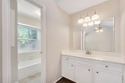 108 N Deerfoot Circle, The Woodlands, TX 77380 - Photo 16