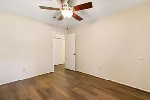 108 N Deerfoot Cir, The Woodlands, TX 77380 - Photo 10