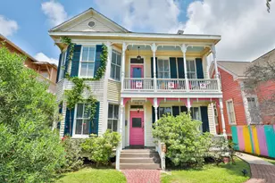 2520 Ave P 1/2, Galveston, TX 77550 - Photo 1