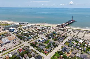 2520 Ave P 1/2, Galveston, TX 77550 - Photo 38