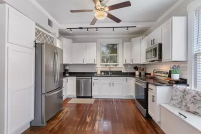 2520 Avenue P 1/2, Galveston, TX 77550 - Photo 14