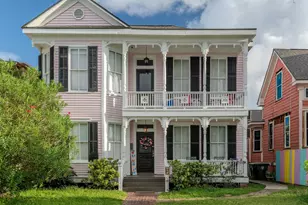 2520 Ave P 1/2, Galveston, TX 77550 - Photo 2