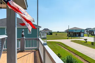 4414 Whaler Ln, Crystal Beach, TX 77650 - Photo 10