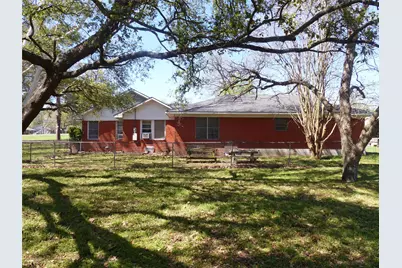 1102 W Main Street, Brenham, TX 77833 - Photo 10