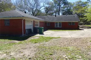 1102 W Main St, Brenham, TX 77833 - Photo 8