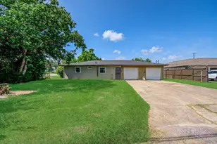 1707 W 7th St, Freeport, TX 77541 - Photo 22