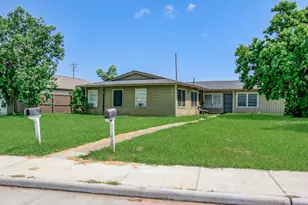 1707 W 7th St, Freeport, TX 77541 - Photo 2