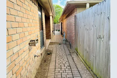 8027 Oakwood Garden Street, Houston, TX 77040 - Photo 6