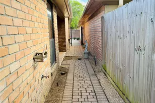 8027 Oakwood Garden St, Houston, TX 77040 - Photo 6