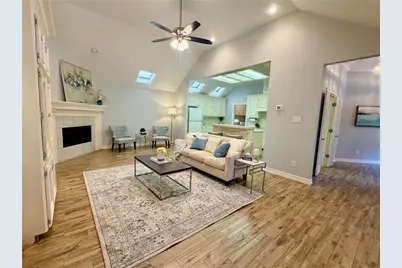 8027 Oakwood Garden Street, Houston, TX 77040 - Photo 12