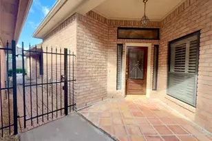 8027 Oakwood Garden St, Houston, TX 77040 - Photo 4