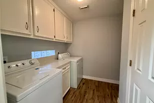 8027 Oakwood Garden St, Houston, TX 77040 - Photo 14