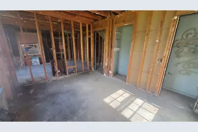 4821 Burma Road, Houston, TX 77033 - Photo 8
