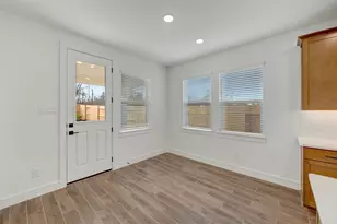 12111 Upper Mdws Ave, Mont Belvieu, TX 77535 - Photo 22