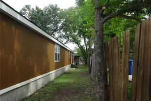1220 8th St, Huntsville, TX 77320 - Photo 14