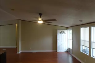 1220 8th St, Huntsville, TX 77320 - Photo 2