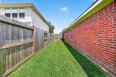 3210 Princess Bay Court, Pearland, TX 77584 - Photo 44